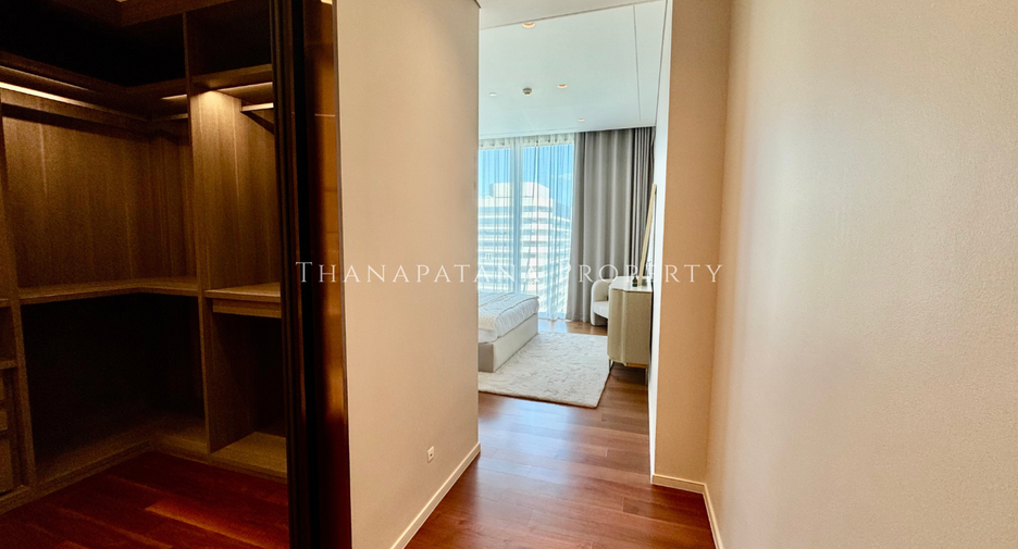 For rent and for sale 2 bedrooms condo in Pathum Wan, Bangkok