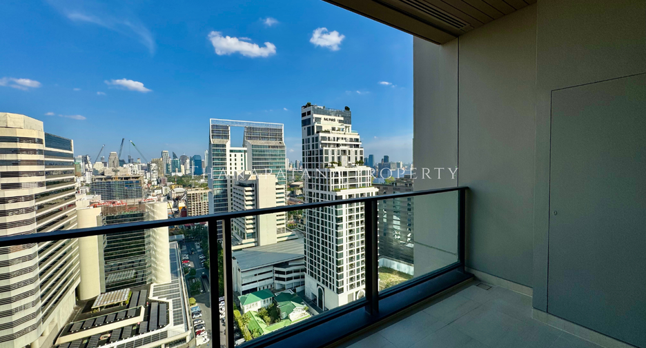 For rent and for sale 2 bedrooms condo in Pathum Wan, Bangkok