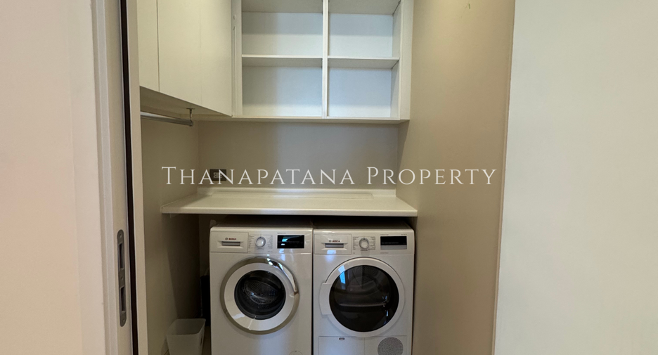 For rent and for sale 2 bedrooms condo in Pathum Wan, Bangkok