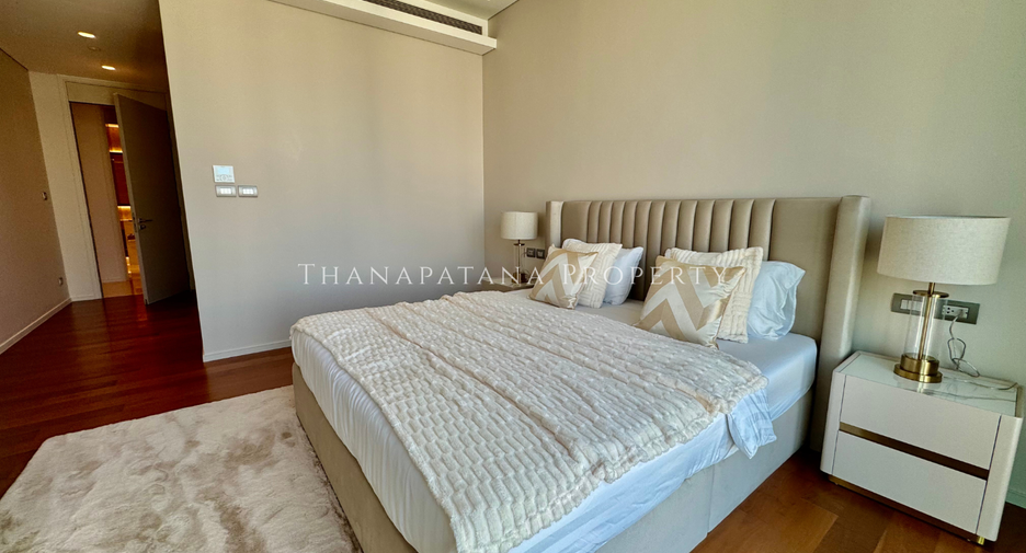 For rent and for sale 2 bedrooms condo in Pathum Wan, Bangkok