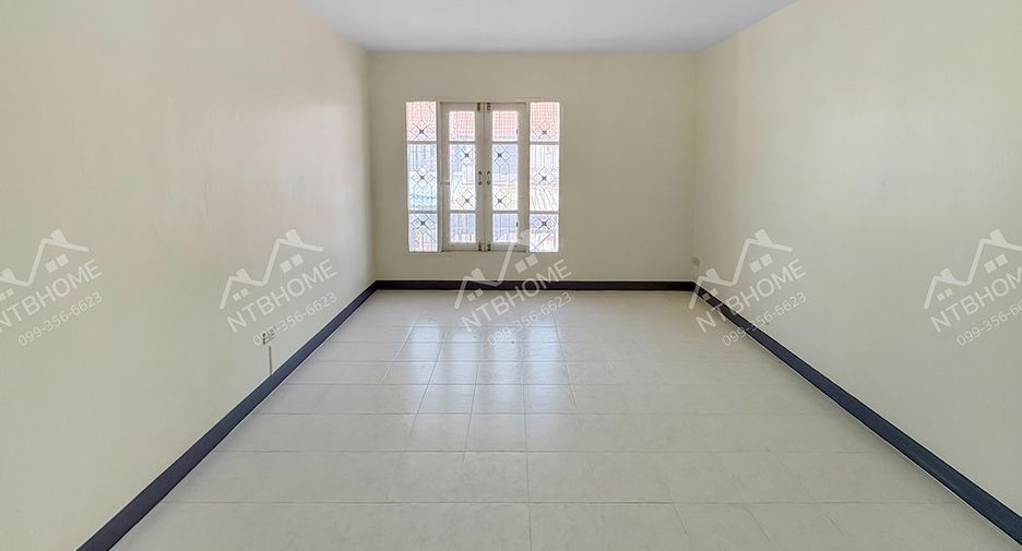 For sale 2 bedrooms townhouse in Bang Bua Thong, Nonthaburi