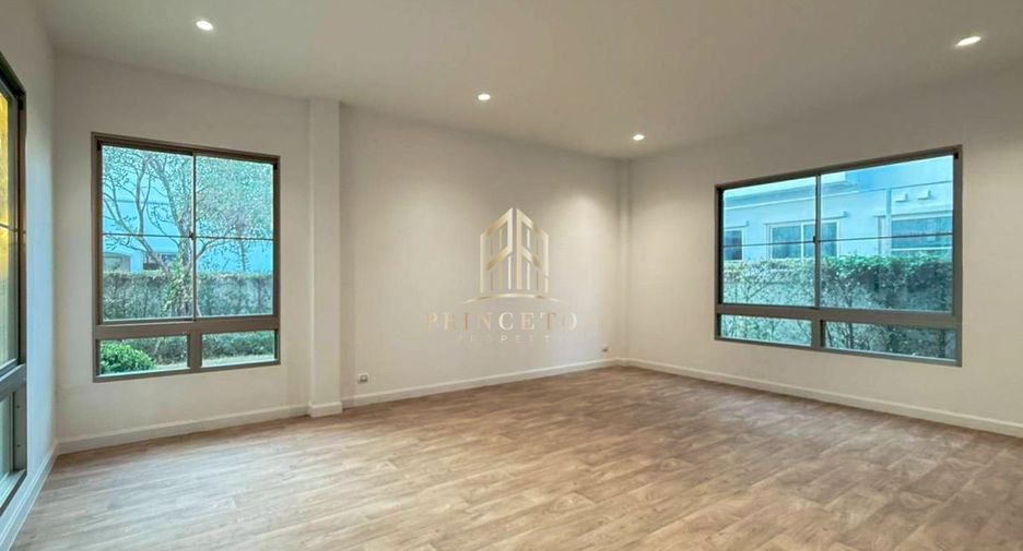 For sale 5 bedrooms house in Lat Krabang, Bangkok