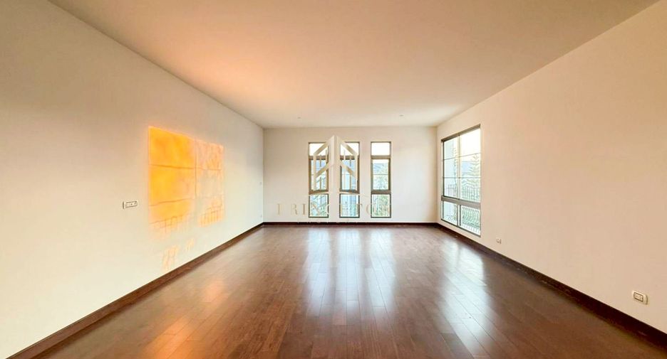 For sale 5 bedrooms house in Lat Krabang, Bangkok