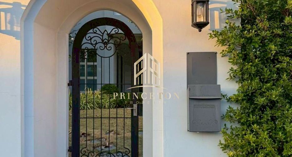 For sale 5 bedrooms house in Lat Krabang, Bangkok