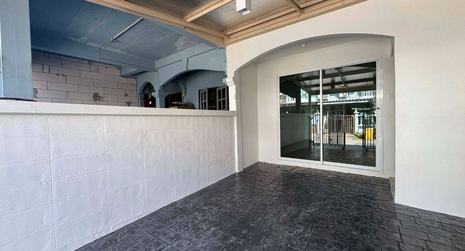 Reihenhaus zum Kauf mit 2 Zimmer in Lat Phrao, Bangkok