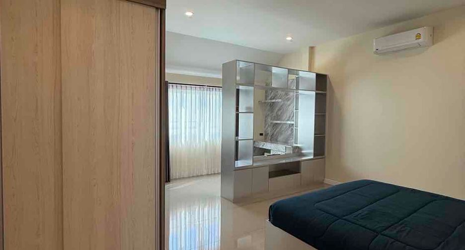 For rent 3 bedrooms villa in Bang Lamung, Chonburi