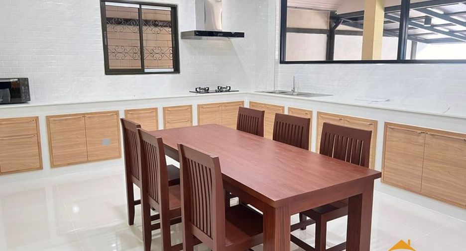 For rent 4 bedrooms house in Bang Lamung, Chonburi