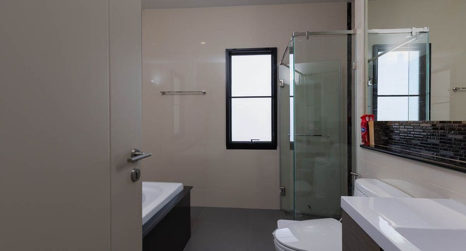 Casa en venta de 5 habitaciones en Mueang Ubon Ratchathani, Ubon Ratchathani