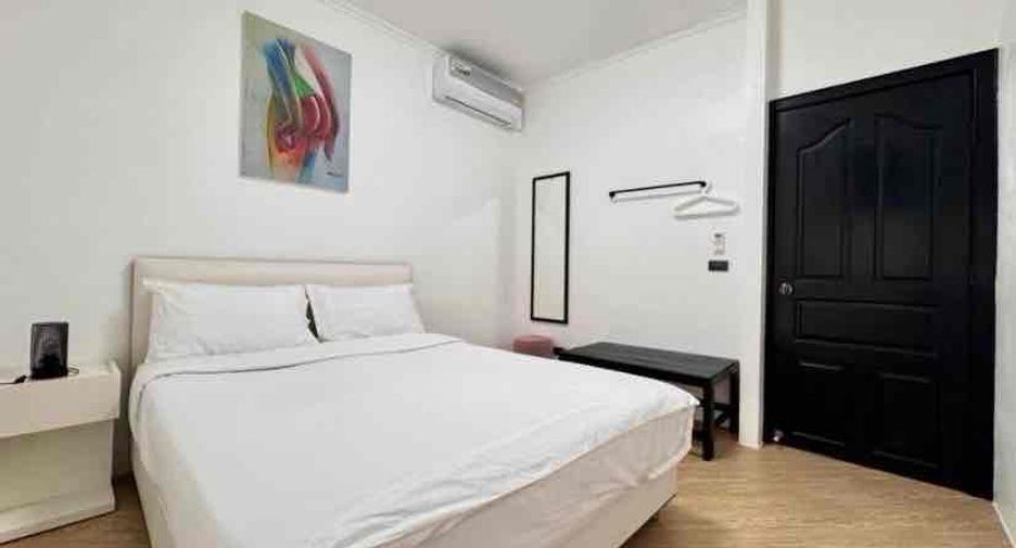 For rent and for sale 3 bedrooms villa in Bang Lamung, Chonburi