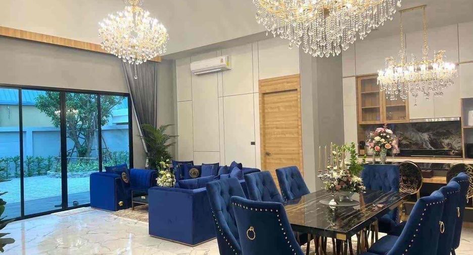 For rent 4 bedrooms villa in Bang Lamung, Chonburi