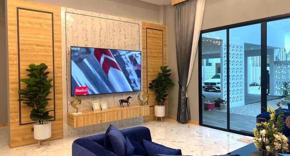 For rent 4 bedrooms villa in Bang Lamung, Chonburi
