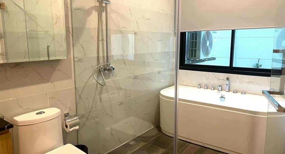 For rent 4 bedrooms villa in Bang Lamung, Chonburi