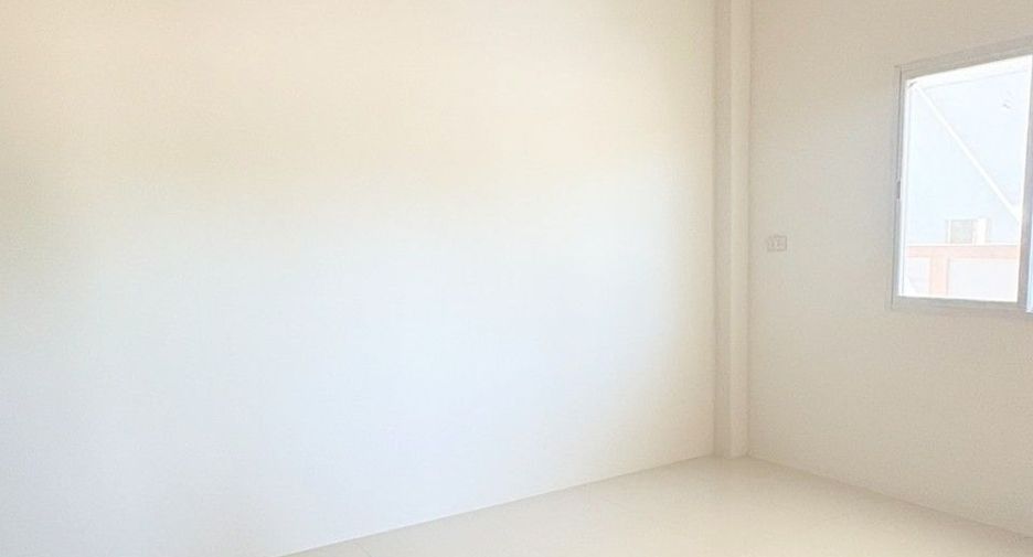 Haus zum Kauf mit 2 Zimmer in Phanat Nikhom, Chonburi