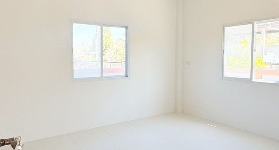 Haus zum Kauf mit 2 Zimmer in Phanat Nikhom, Chonburi