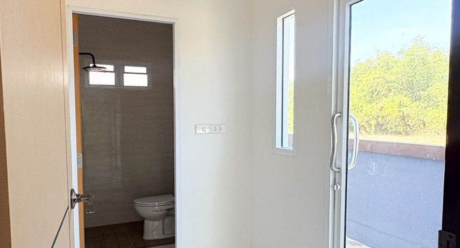 Haus zum Kauf mit 2 Zimmer in Phanat Nikhom, Chonburi