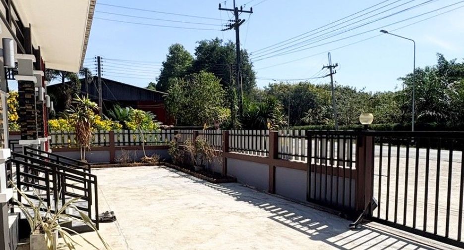 Haus zum Kauf mit 2 Zimmer in Phanat Nikhom, Chonburi