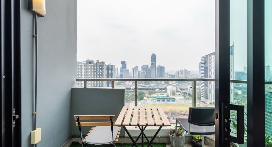 For sale 1 bed condo in Watthana, Bangkok