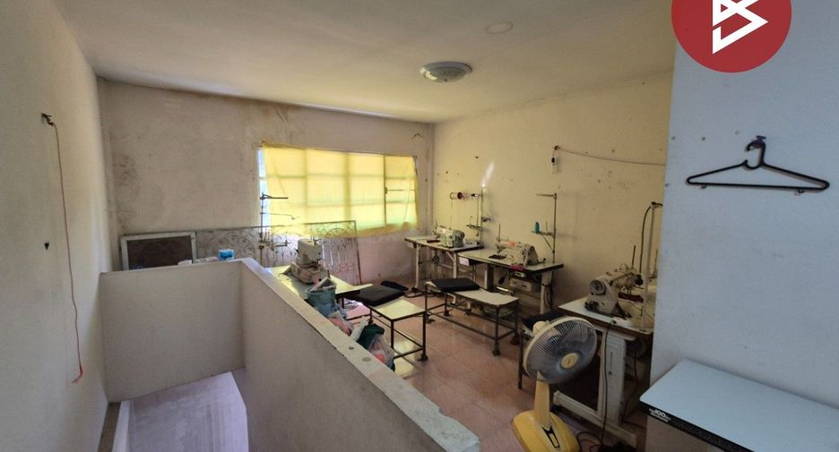For sale 2 bedrooms retail Space in Bang Sao Thong, Samut Prakan