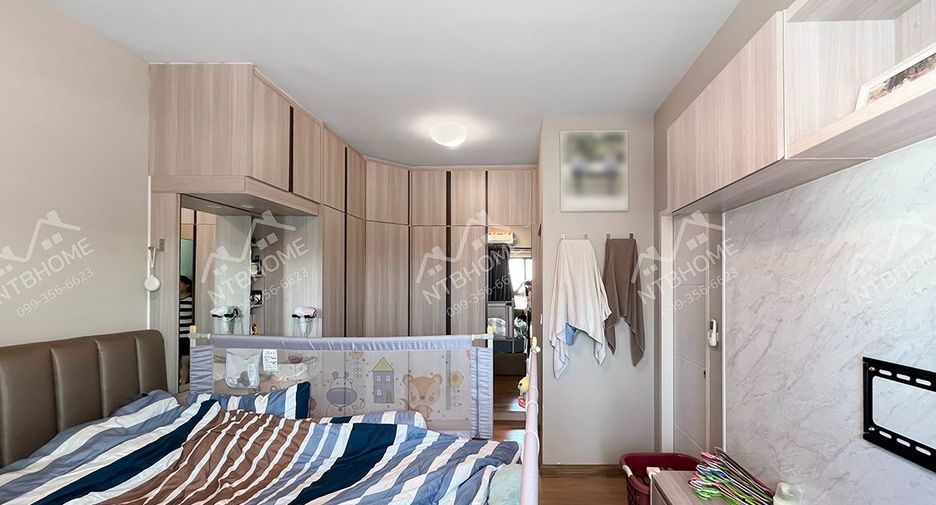 Casa adosada en venta de 3 habitaciones en Taling Chan, Bangkok