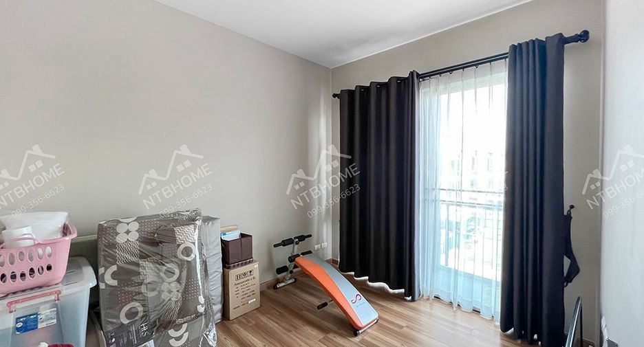 Casa adosada en venta de 3 habitaciones en Taling Chan, Bangkok
