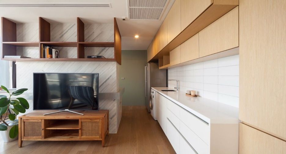 For sale 1 bed condo in Khlong Toei, Bangkok