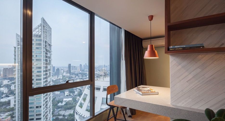 For sale 1 bed condo in Khlong Toei, Bangkok