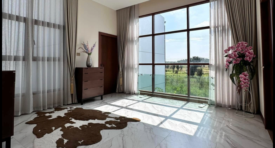 For sale 5 ベッドルーム villa in Bang Lamung, Chonburi