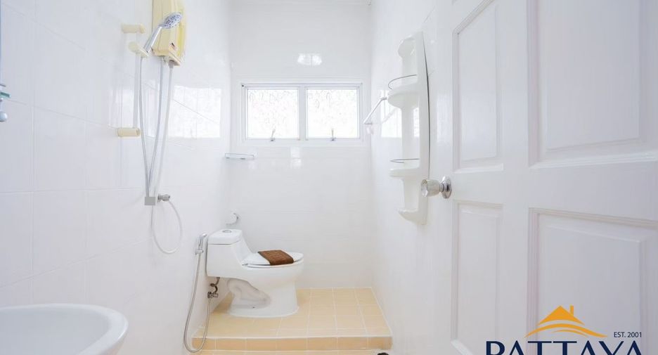 Haus zur Miete mit 5 Zimmer in Bang Lamung, Chonburi