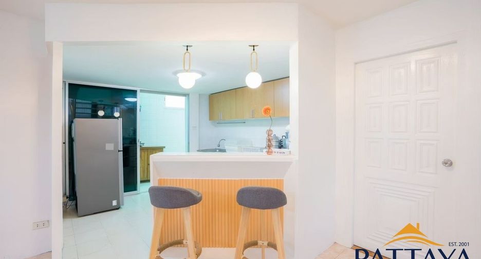 Haus zur Miete mit 5 Zimmer in Bang Lamung, Chonburi