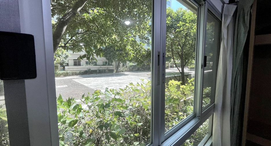 For sale 1 bed condo in Bang Phlat, Bangkok