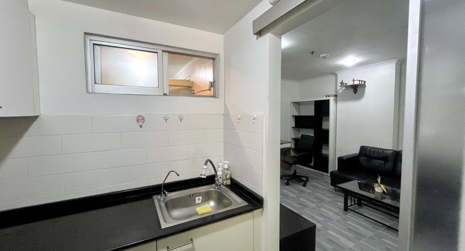 For sale 1 bed condo in Bang Phlat, Bangkok