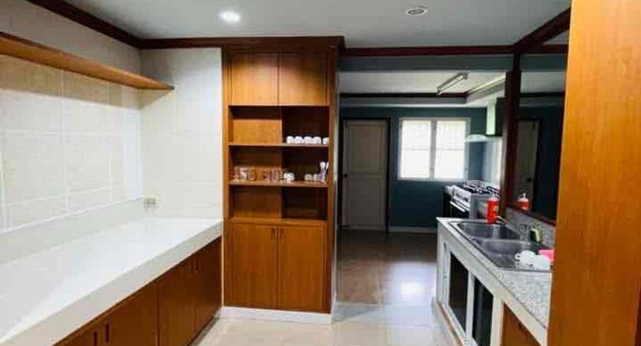 For rent 50 ベッドルーム hotel in Bang Lamung, Chonburi