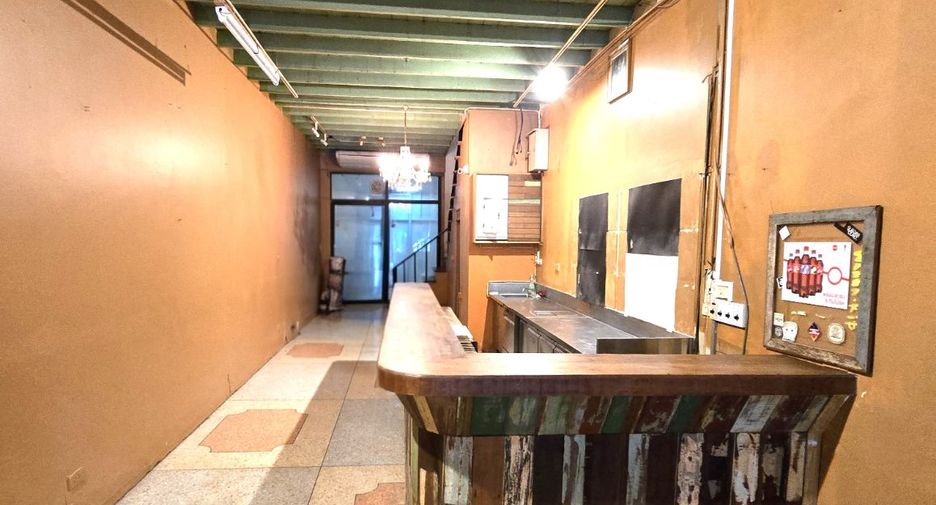 For sale retail Space in Watthana, Bangkok