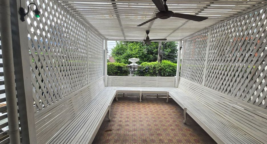 For sale retail Space in Watthana, Bangkok