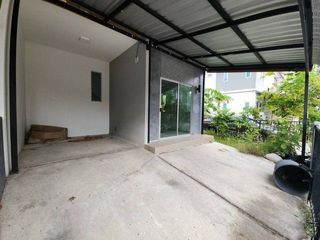 For sale 1 bed townhouse in Tha Takiap, Chachoengsao