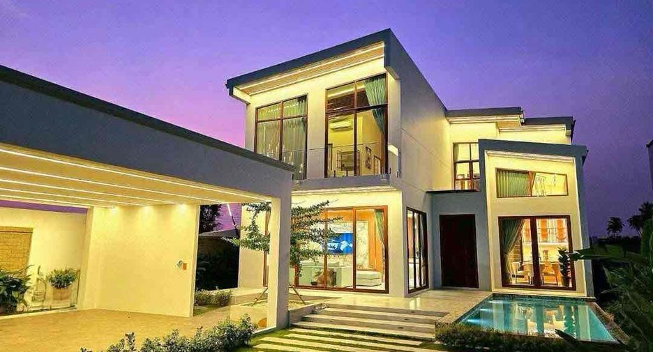 For sale 5 ベッドルーム villa in Bang Lamung, Chonburi