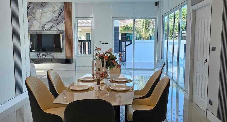 For sale 3 bedrooms villa in Bang Lamung, Chonburi