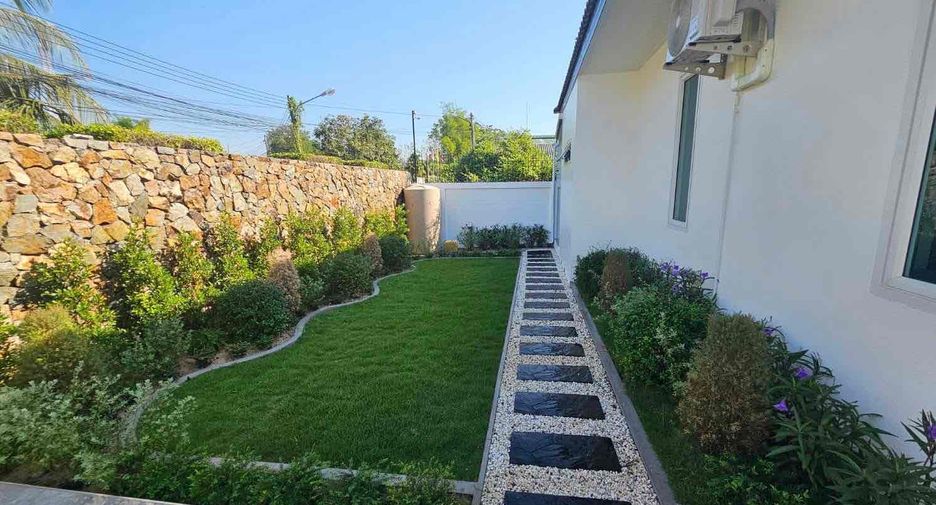 For sale 3 bedrooms villa in Bang Lamung, Chonburi