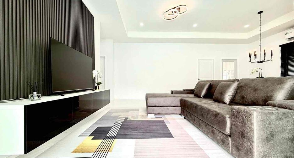 For sale 3 bedrooms villa in Bang Lamung, Chonburi
