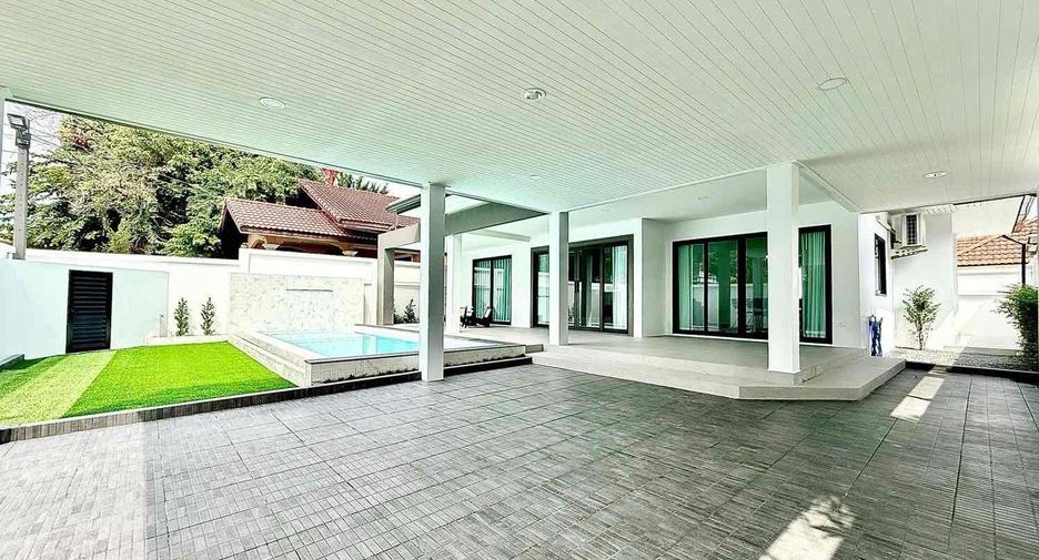 For sale 3 bedrooms villa in Bang Lamung, Chonburi