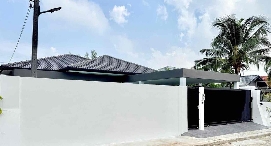 For sale 3 bedrooms villa in Bang Lamung, Chonburi