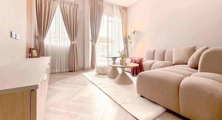For sale 4 ベッドルーム villa in Bang Lamung, Chonburi