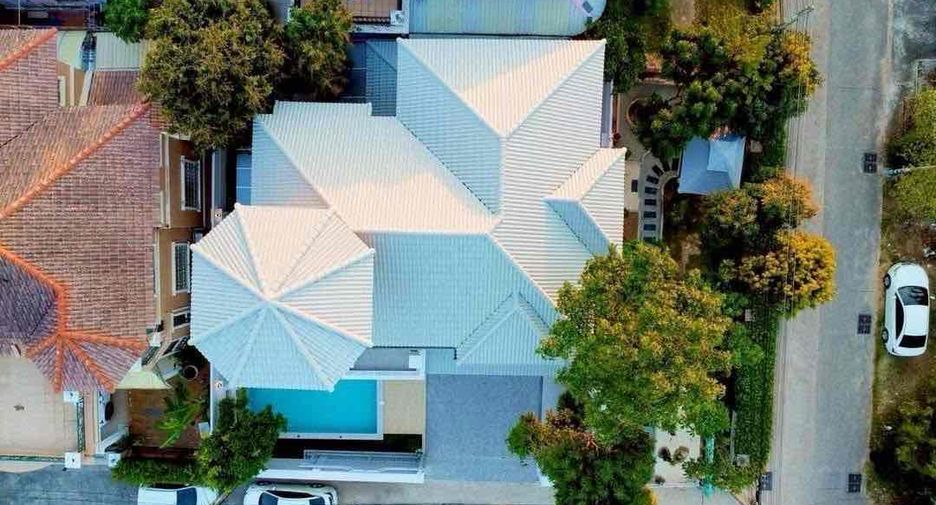 For sale 4 ベッドルーム villa in Bang Lamung, Chonburi