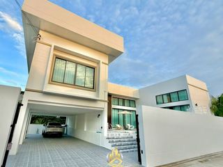 For sale 4 ベッドルーム retail Space in Bang Lamung, Chonburi