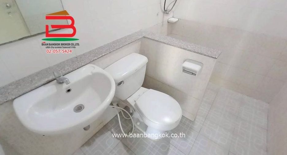 出售 3 卧室 联排别墅 在 Khlong Sam Wa, 曼谷