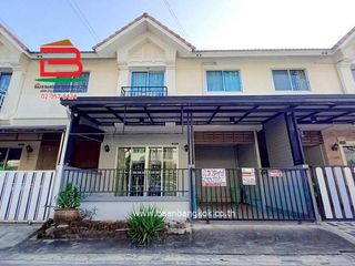 出售 3 卧室 联排别墅 在 Khlong Sam Wa, 曼谷