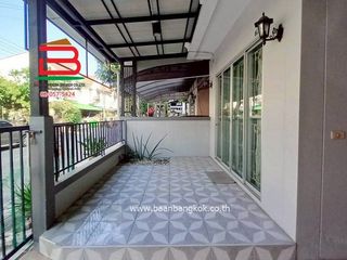 出售 3 卧室 联排别墅 在 Khlong Sam Wa, 曼谷
