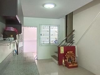 出售 2 卧室 联排别墅 在 Min Buri, 曼谷
