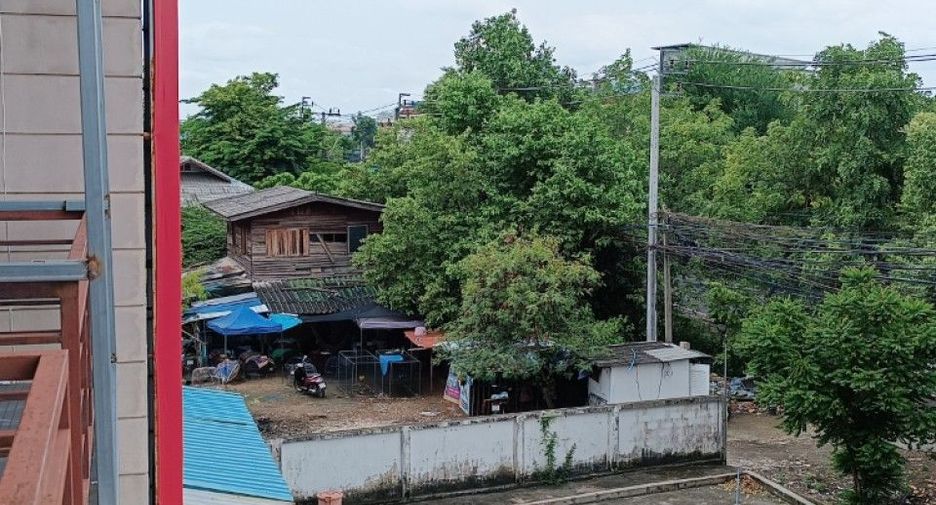 For sale 2 bedrooms townhouse in Min Buri, Bangkok
