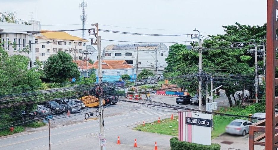 For sale 2 bedrooms townhouse in Min Buri, Bangkok